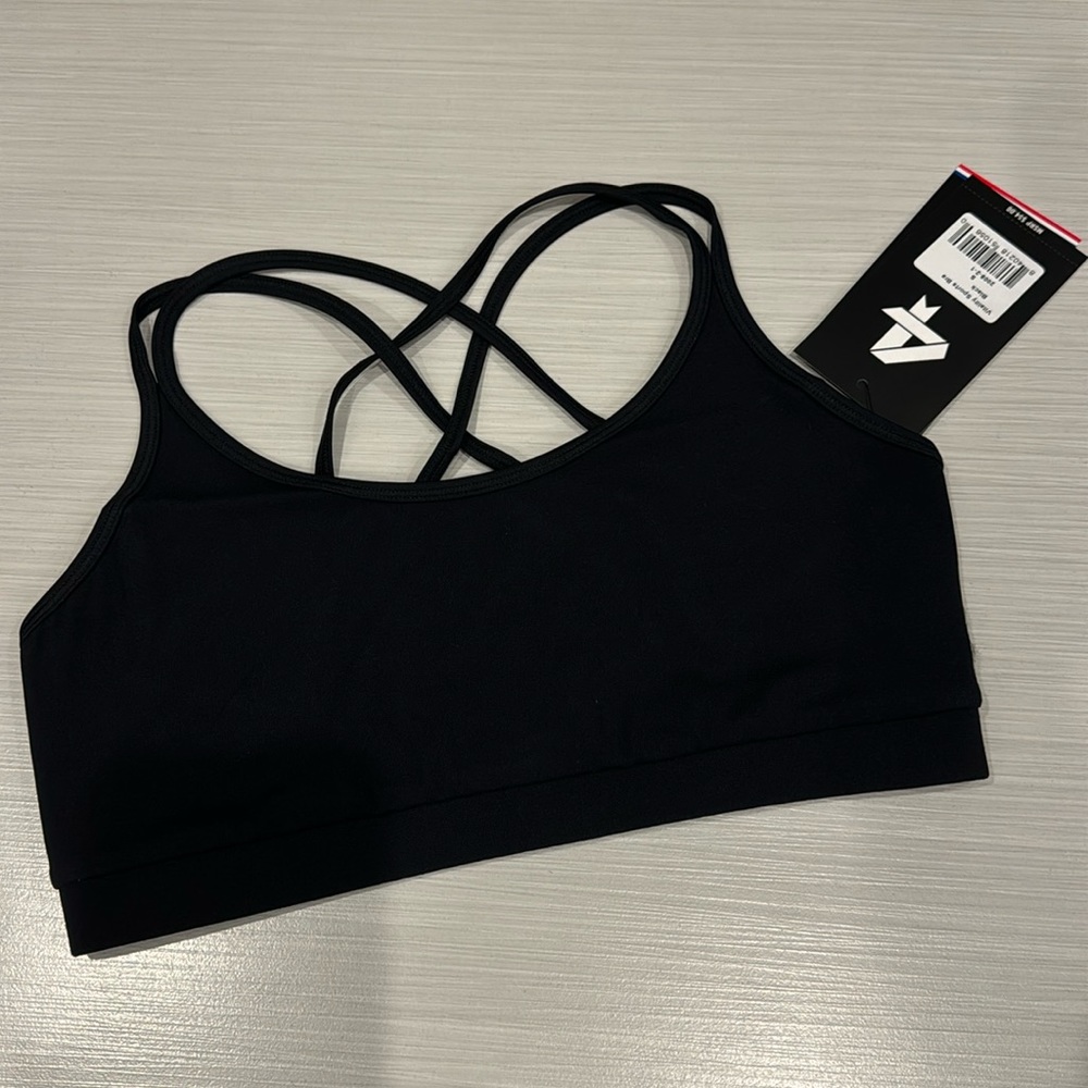 Fourlaps NWT Vitality Sports Bra in Black with Strappy back.